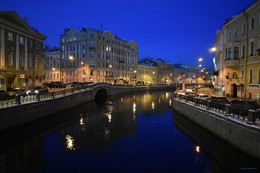 Мойка зимним вечером. / Река Мойка и Зимняя канавка в Санкт-Петербурге.