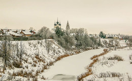 Вид на Свято-Александровский мужской монастырь города Суздаля. / ***