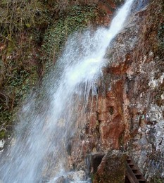 Мужские слёзы / Водопад Мужские слёзы по дороге на озеро Рица