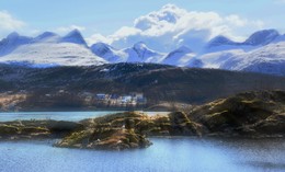 В сиянии вершин / Один из живописных фотогеничных уголков Норвегии