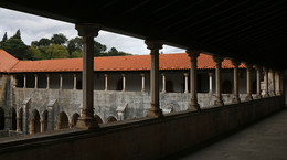Монастырские галереи / Португалия. Монастырь Баталья, верхние галереи клуатра короля Альфонсу V.