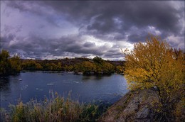 Осень Южного Буга ...... / Осень, река, гроза,облака