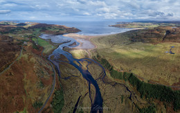 Залив Торрисдейл и река Боргие / Шотландия. Дронопанорама