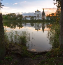 И скоро осень. / Иосифо-Волоцкий Мужской монастырь. Теряево.