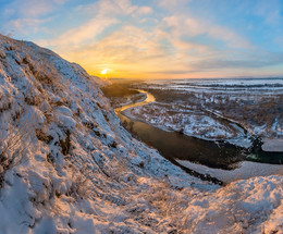 Рассвет над Кубанью / В этом месте река Кубань - граница Ставропольского край и Карачаево-Черкесской республики. 
Работа из моего фотопроекта «Открывая Ставрополье». Конец ноября, 2017.