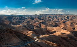 Иудейские песчаные холмы... / Иудейская пустыня. Иерусалим, Израиль.