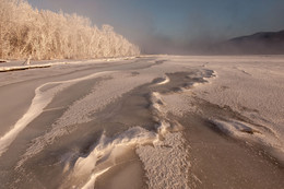 Мороз, вода и ветер... / Замёрзший берег реки Енисей. Красноярский край.
