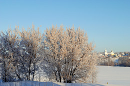 Зимушка- зима / Иней и снег украсили пейзаж.