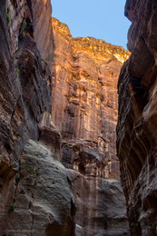 Ущелье: Золотой водопад... / Это ущелье ведёт к городу Петра...Иордания.