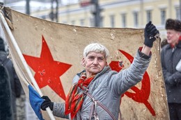 А люди здесь тихие. / На митинге КПРФ в Москве.