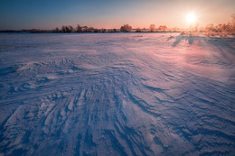 Ледяной панцирь Волги / Волга в районе Дубны.