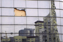 Не мое отражение / Блеск и нищета мегаполиса.