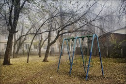 Старые качели. / ...