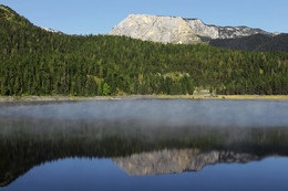 Smoke on the water / Чёрное озеро на территории Национального парка &quot;Дурмитор&quot;. Черногория.