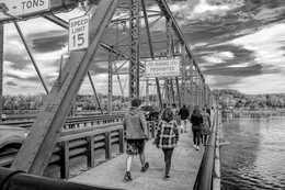 По мосту / Мост через реку Дэлавер между городами Нью Хоуп и Ламбертвилле