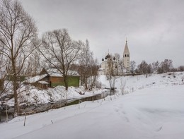 Зимний пейзаж с храмом / Ярославская обл.