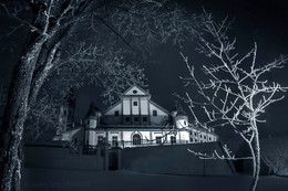 Весь покрытый инеем, абсолютно весь... / ...замок Радзивиллов в Беларуси есть
Фото Несвижский замок ночью зимой в инее
Photo by Sergey-Nik-Melnik