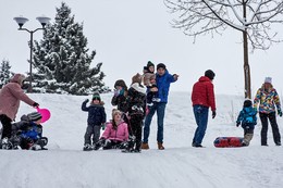 На горке. / Семья - это здорово!!!