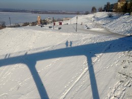 На светлой стороне / две на мосту