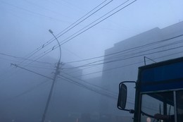 ..~ / я в синий троллейбус сажусь на ходу,
в последний,
в случайный
(Б. Окуджава)