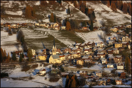 The village. / Деревня в Доломитовых Альпах.