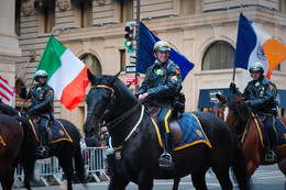 Конная полиция / Парад в честь Дня Святого Патрика в Нью-Йорке
