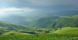 Хмурое утро / Хмурое утро в горах Кавказа