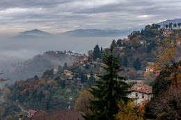 А в долине труман / Туманный день в Бергамо