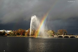 Alster Hamburg / За минуту до ливня
Regenbogen. eine Minute vor dem Regen :)