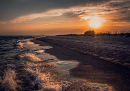 На закате лета... / Азовское побережье, Белосарайская коса близ Мариуполя.
http://www.youtube.com/watch?v=4ND7SICQx0I
