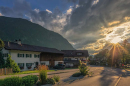 Закат в маленьком Эттале / Небольшой баварский городок Этталь подарил нам теплый летний вечер.

http://www.youtube.com/watch?v=-gCEB2411es