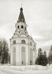 Цепковь-колокольня / Александровская слобода. Шатровая церковь-колокольня Распятия Христова (16 в.)