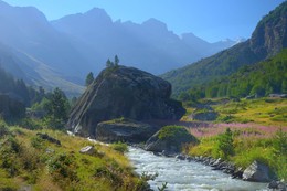 Утро в горах / Конец лета в верховьях Чиринкола
