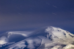 Первый лунный свет на Эльбрусе / Северный Кавказ