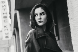 316 / Человек просто идёт... со своим мироощущением, со своими мыслями... 
не притворяется, не фальшивит... 
люблю такие кадры: в них практически нет позирования, но в них безудержно много жизни...

фото: Марина Щеглова 
модель: Оля Беспалько