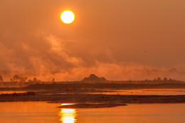 Осенний рассвет / Утренний туман над Волгой.