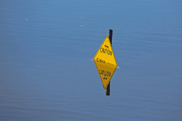 Вода, вода, кругом вода / Это было последнее предупреждение...