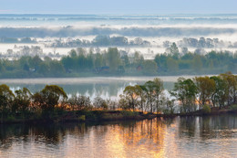 Покрытое туманом утро / Туман на берегах Волги. Раннее утро мая.