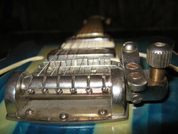 Уход от привычного стиля / Механизм гитарный