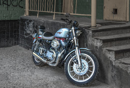 &quot;И, как прежде, поджидаем седока...&quot; / Лихой скакун на привязи. (&quot;Harley-Davidson&quot; в Конаково.)