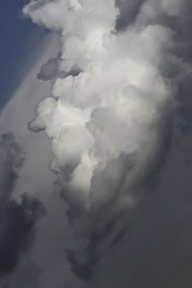 ПРИРОДА ЛУЧШИЙ ХУДОЖНИК / Ветер рисует в облаках человеческие портреты.