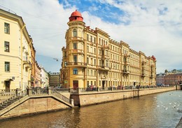 По каналам Санкт-Петербурга / Доходный дом Ратькова-Рожнова на канале Грибоедова (архитектор Павел Сюзор)
