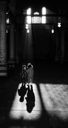 Свет и тени в мечети. / Мечеть Амра – самая старая арабская и исламская постройка в Каире.
Фотограф: Александр Шаварев