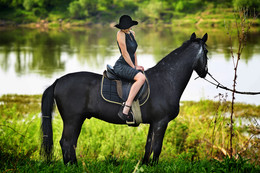 Девушка на коне / Снято в Калуге