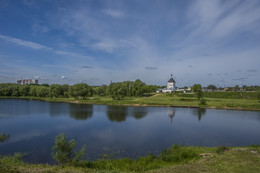 Город Тверь, река Тьмака. / Вид на Покровскую церковь.