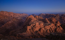 Древние горы Синая. / Древние горы Синая.
Египет. Синайский полуостров. Вид с горы Моисея на рассвете.