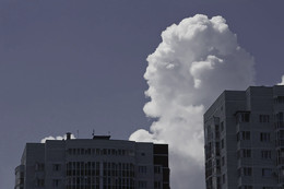 ПРИРОДА САМЫЙ ЛУЧШИЙ ХУДОЖНИК / Ветер рисует в облаках человеческие портреты. Голова смотрит налево.