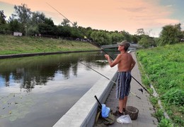 Что то не клюёт / Не ловится рыба, жарко, а может перед грозой!