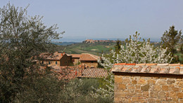 Окрестности Монтичиелло / Тоскана, вид из Монтичиелло на Пьенцу.