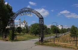 В парк Преображенский / Один из ворот в парк Преображенский.